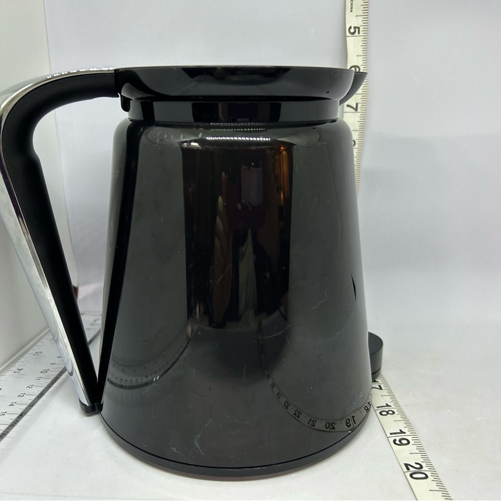 Keurig 2.0 Plastic Carafe 32oz Double-Walled with Easy-Pour Handle